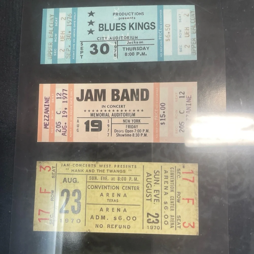 Studio Decor Shadow Box with Ticket Display - Picture 3 of 6